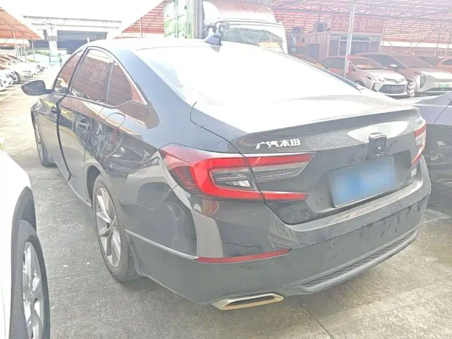Honda Accord — Фото автомобиля 4