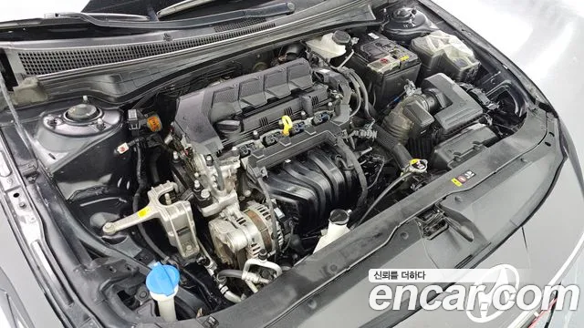Hyundai Avante — Фото автомобиля 9