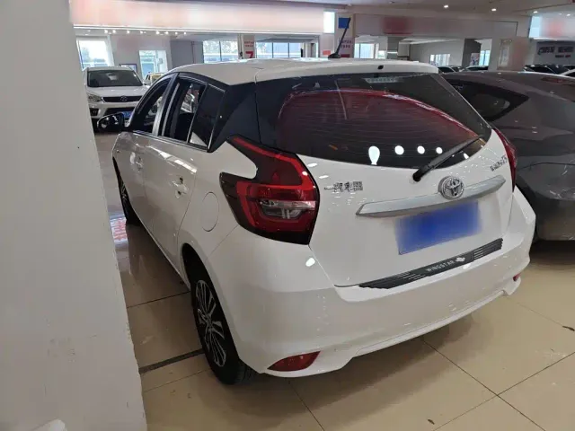 Toyota Vios FS — Фото автомобиля 9