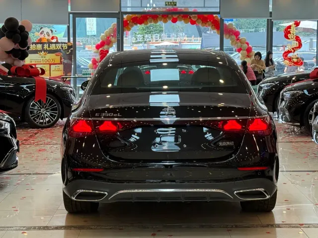 Mercedes-Benz E-Class — Фото автомобиля 24