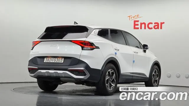 Kia Sportage Sportage 5-е поколение Дизель 2.0 2WD — Фото автомобиля 2