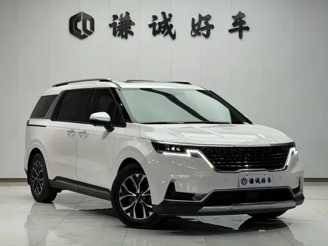 Kia Carnival — Фото автомобиля 3