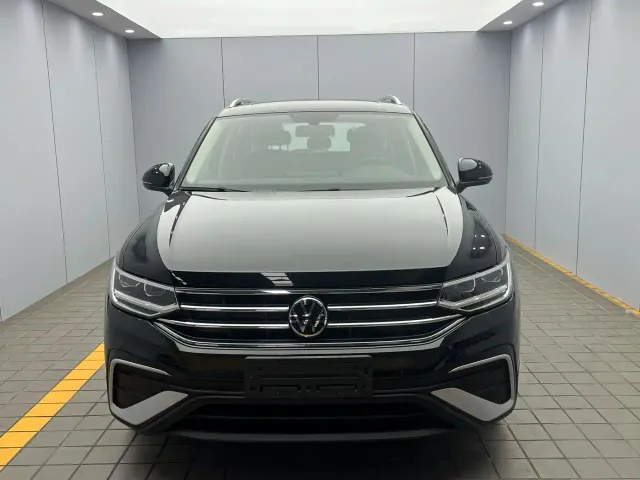 Volkswagen Tiguan L — Фото автомобиля 2