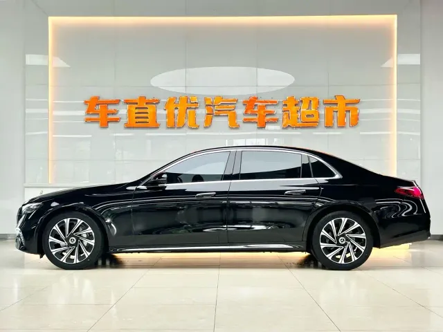 Mercedes-Benz E-Class — Фото автомобиля 4