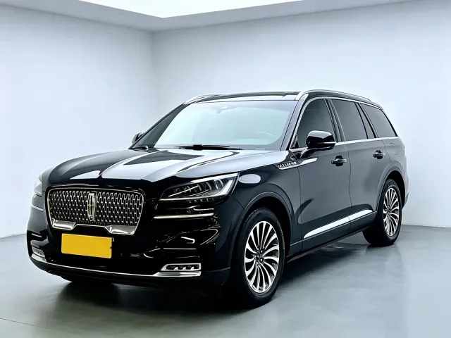 Фотография автомобиля — Lincoln Aviator