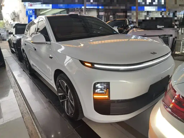 Li Auto L6 — Фото автомобиля 3