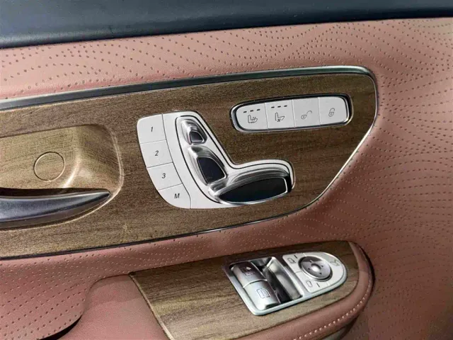 Mercedes-Benz V-Class — Фото автомобиля 26