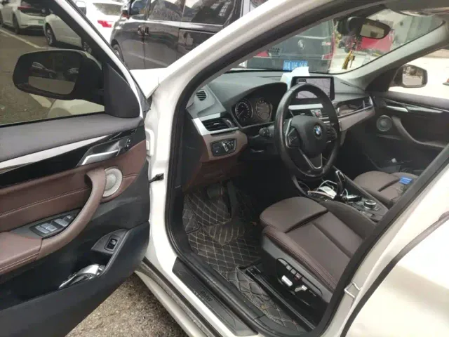 BMW X1 — Фото автомобиля 12