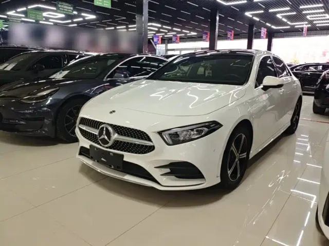 Фотография автомобиля — Mercedes-Benz A-Class