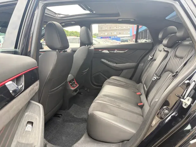 Dongfeng Yixuan MAX — Фото автомобиля 16