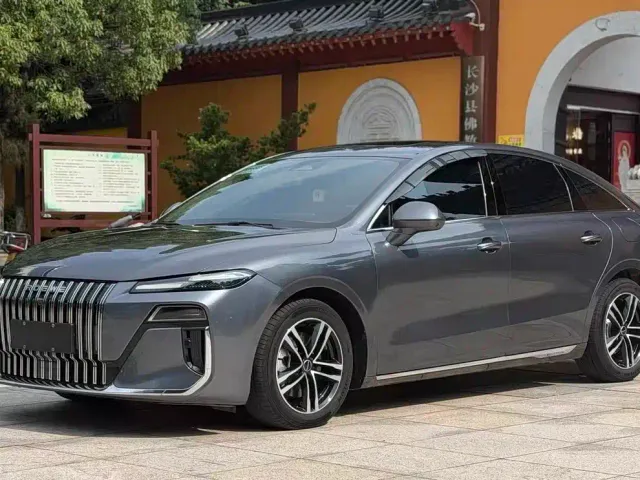 Фотография автомобиля — Roewe M7 DMH