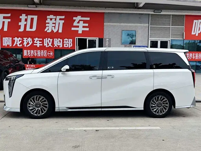 GAC Trumpchi M8 — Фото автомобиля 3