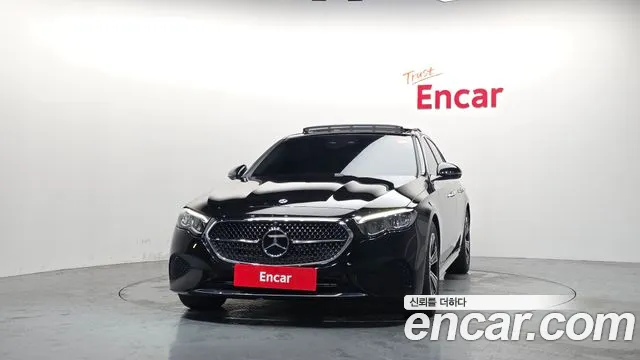 Mercedes-Benz E-Class — Фото автомобиля 3