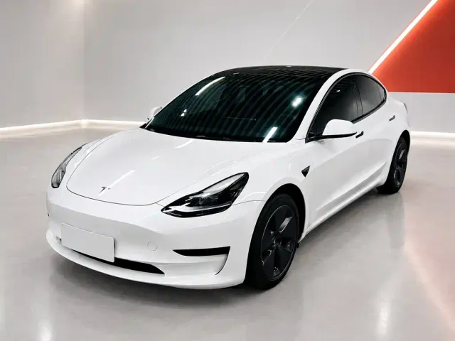 Фотография автомобиля — Tesla Model 3