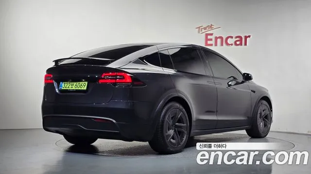 Tesla Model X — Фото автомобиля 2