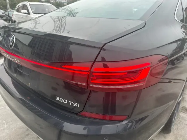 Volkswagen Passat — Фото автомобиля 15