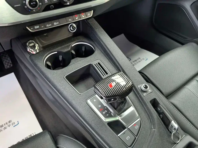 Audi A4L — Фото автомобиля 10