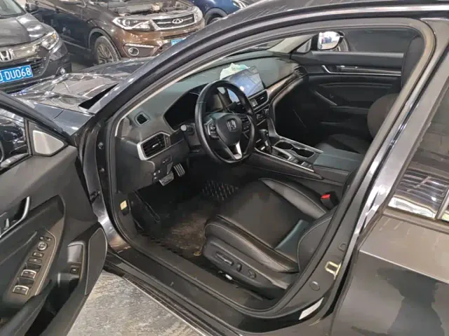 Honda Accord — Фото автомобиля 15