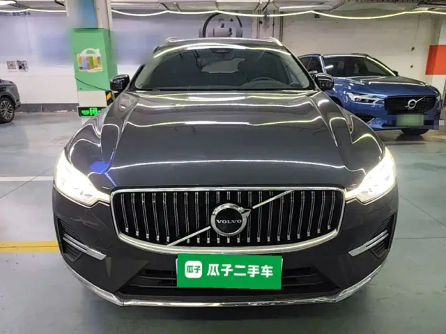 Volvo XC60 — Фото автомобиля 2