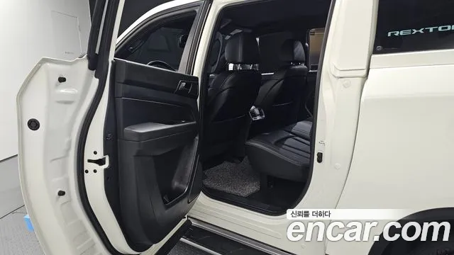 KG_Mobility_Ssangyong Rexton — Фото автомобиля 3