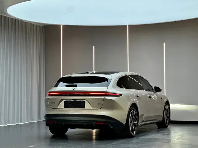 Nio ET5 Touring — Фото автомобиля 8