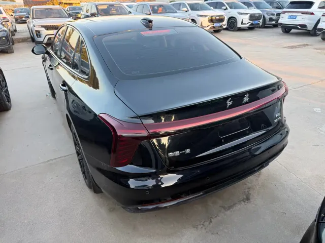 Hongqi H5 — Фото автомобиля 7