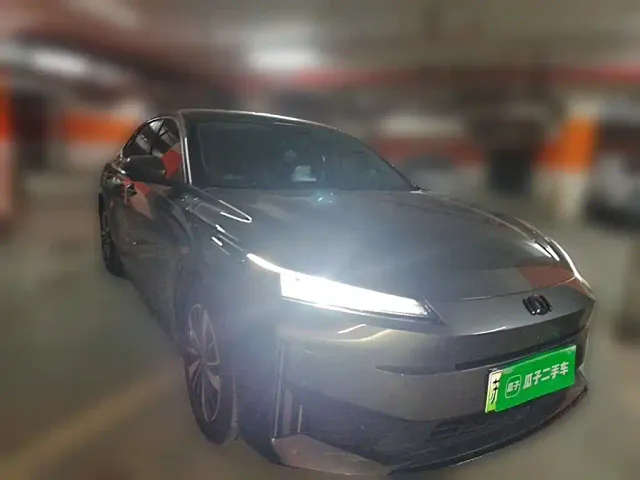 Changan Qiyuan A05 — Фото автомобиля 24