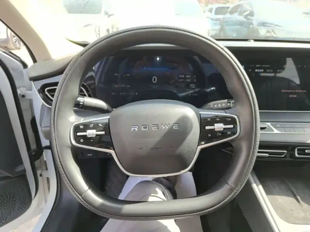 Roewe D7 — Фото автомобиля 10