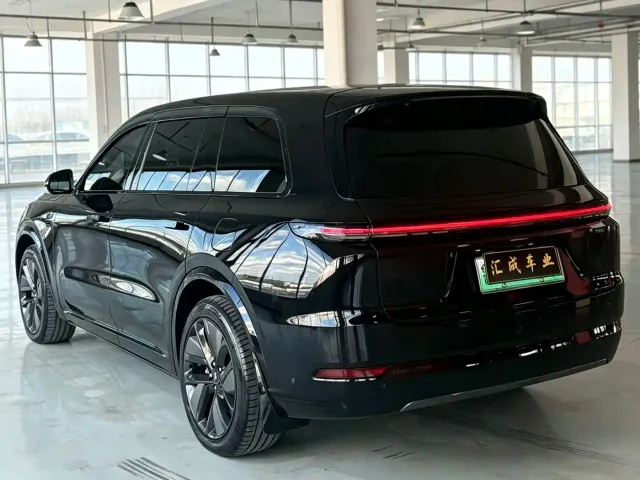 Li Auto L9 — Фото автомобиля 7