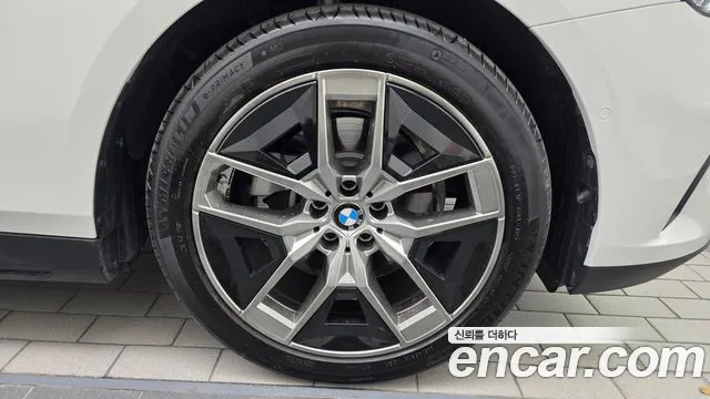 BMW 5 Series G60 — Фото автомобиля 6