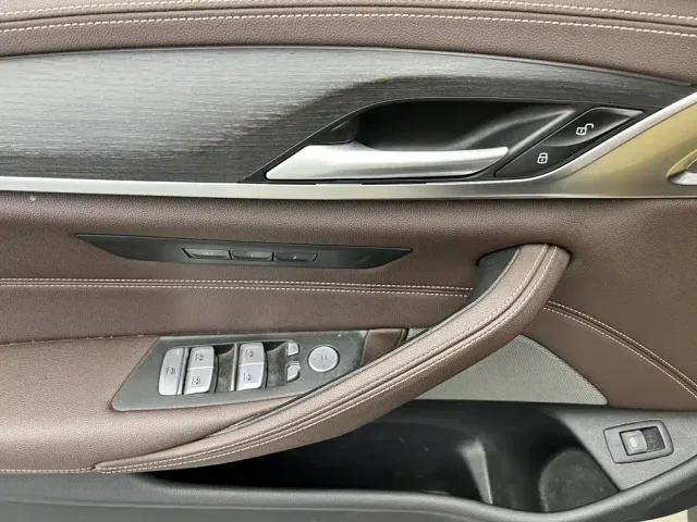 BMW 5 Series — Фото автомобиля 18