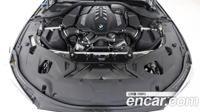 BMW 8 Series G15 — Фото автомобиля 6