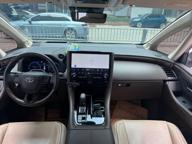 Toyota Alphard — Фото автомобиля 7
