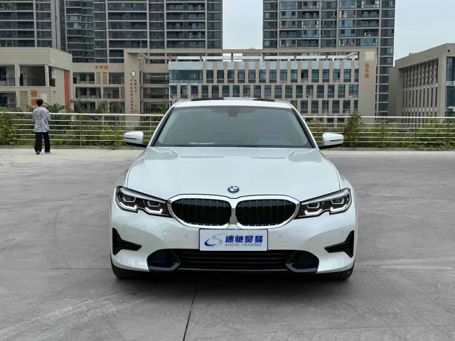 BMW 3 Series — Фото автомобиля 2