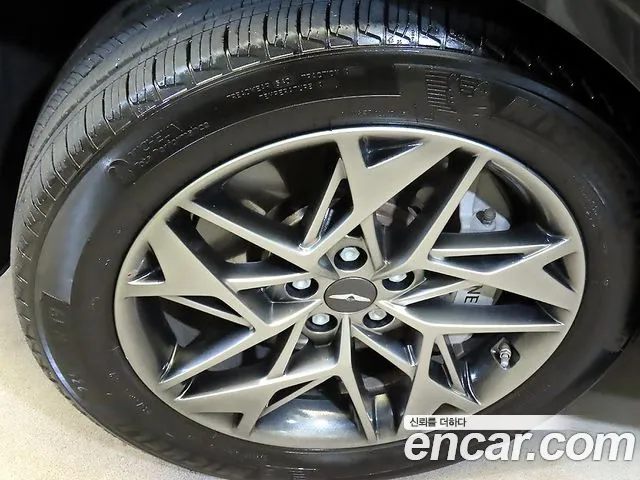 Genesis GV70 — Фото автомобиля 20