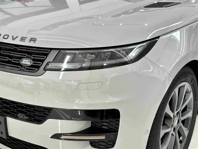 Land Rover Range Rover Sport — Фото автомобиля 4