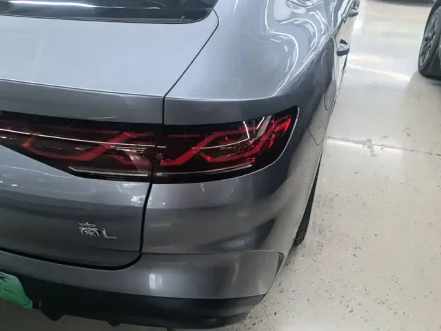 BYD Qin L — Фото автомобиля 23