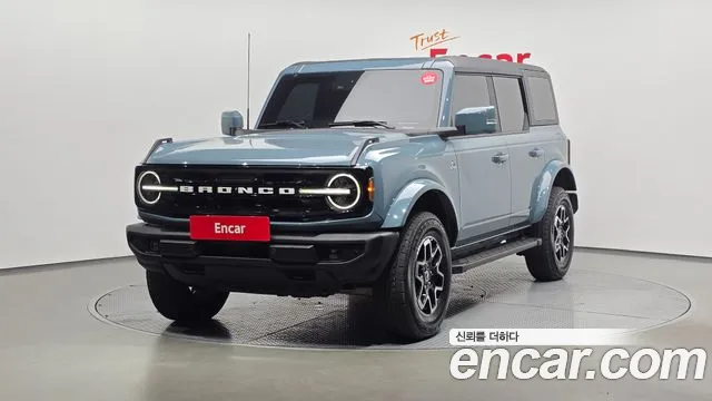 Фотография автомобиля — Ford Bronco