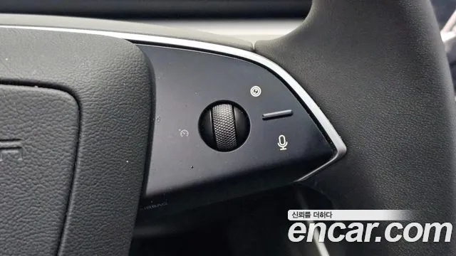 Tesla Model Y — Фото автомобиля 21