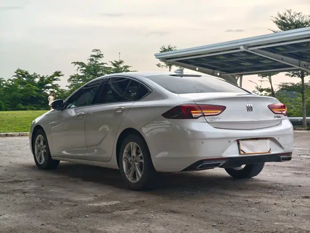 Buick Regal — Фото автомобиля 7