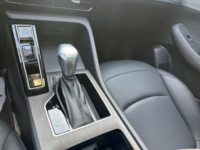 Roewe i5 — Фото автомобиля 10