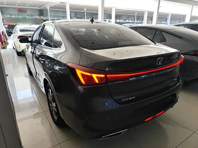 Changan Eado — Фото автомобиля 4