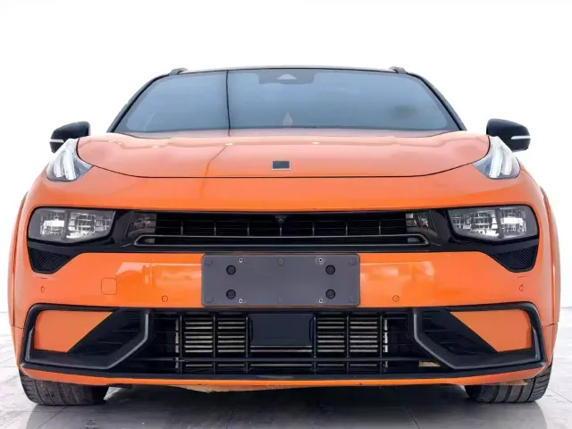 Lynk & Co 02 — Фото автомобиля 2