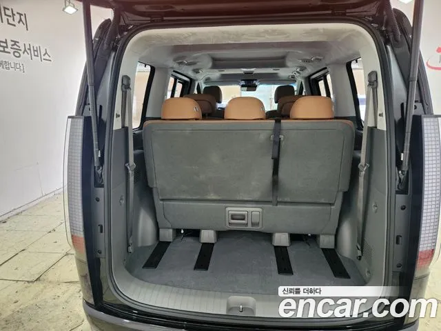Hyundai Staria Staria 4WD Lounge 7 мест — Фото автомобиля 5