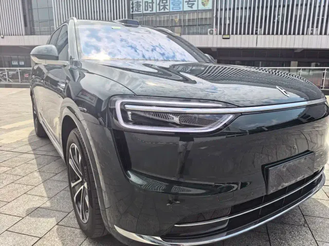 Aito M7 — Фото автомобиля 9