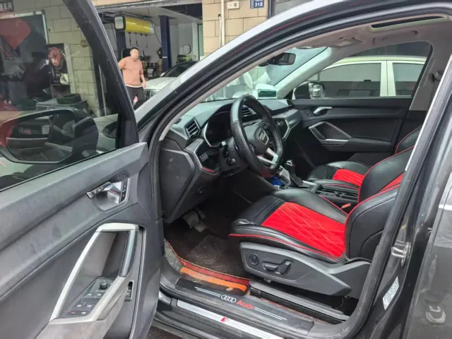Audi Q3 — Фото автомобиля 3