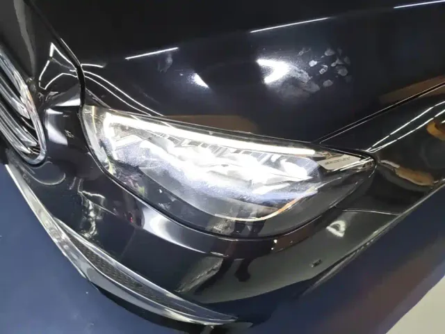 Mercedes-Benz E-Class — Фото автомобиля 23