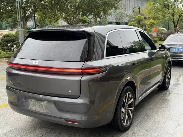 Li Auto L8 — Фото автомобиля 4