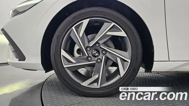 Hyundai Avante — Фото автомобиля 5