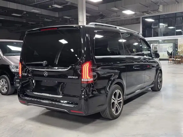 Mercedes-Benz V-Class — Фото автомобиля 15